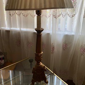 METALLIC TABLE TOP LAMP WITH SHADE